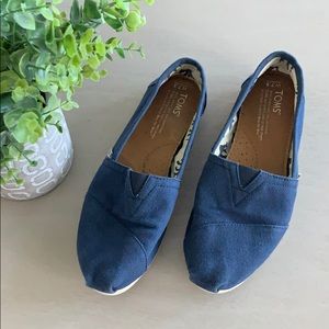 Navy Blue Classic Canvas Toms Flats Size 7.5W